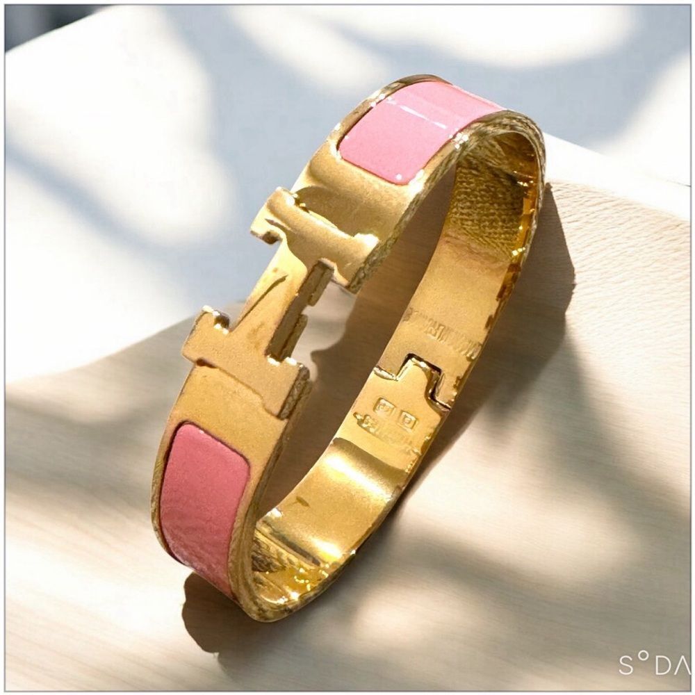 Chic 18K Gold plated and Pink Enamel Women's H Bracelet